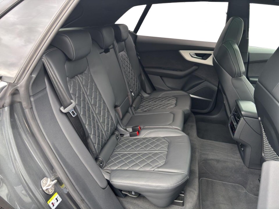 Audi SQ8 TFSI Quattro Tiptronic (5)