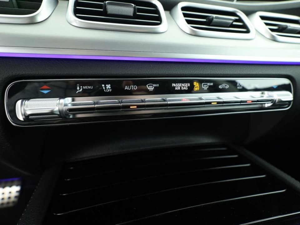 Mercedes-Benz GLE 300d 4MATIC AMG Line - foto 17