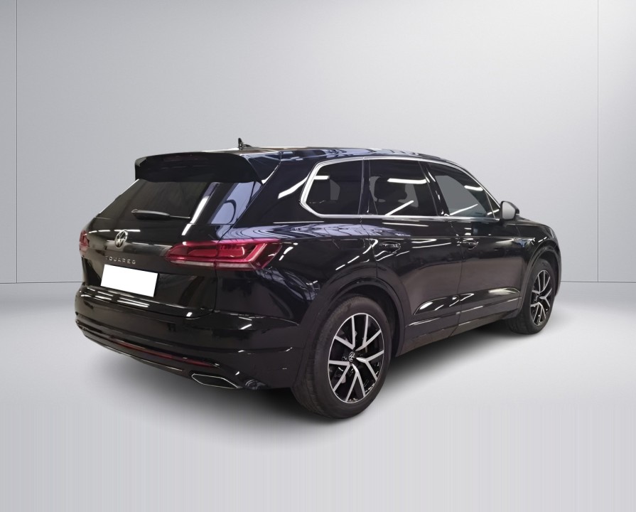 Volkswagen Touareg 3.0 TSI 4Motion R-Line (3)