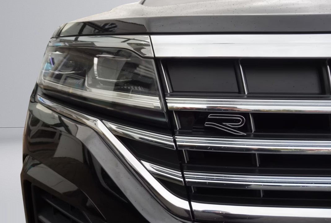 Volkswagen Touareg 3.0 TSI R-Line 4Motion - foto 17