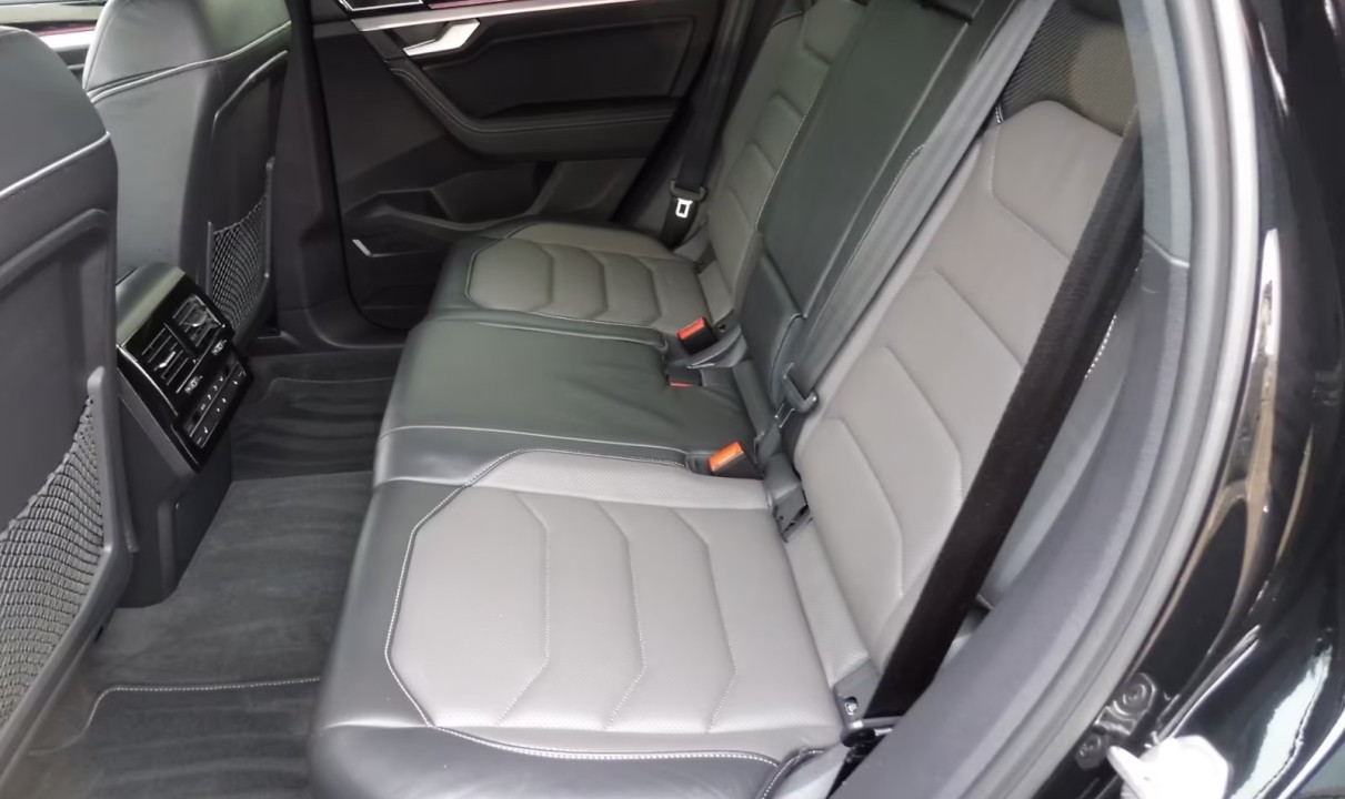 Volkswagen Touareg 3.0 TSI R-Line 4Motion - foto 11