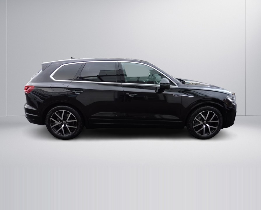Volkswagen Touareg 3.0 TSI R-Line 4Motion (2)