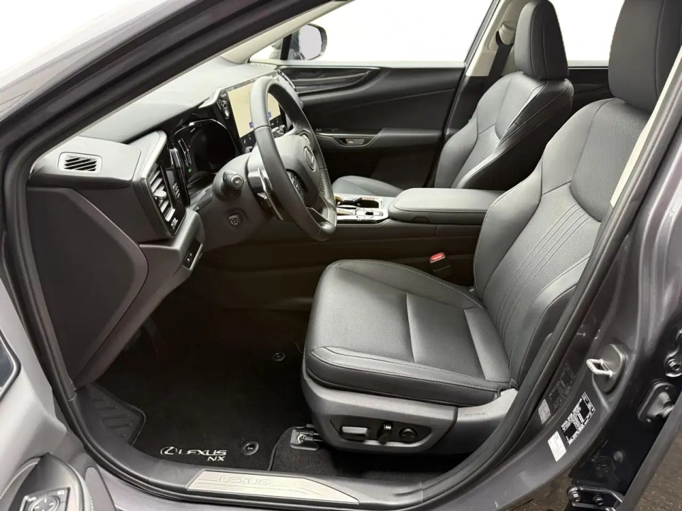 Lexus Seria NX 450h+ - foto 8