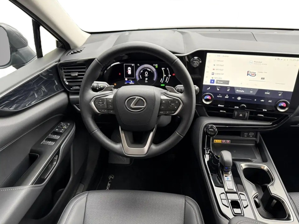 Lexus Seria NX 450h+ - foto 6