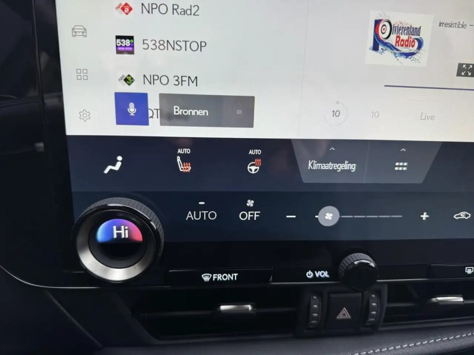 Lexus Seria NX 450h+ - foto 14