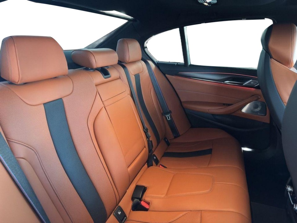BMW M5 Competition - foto 12