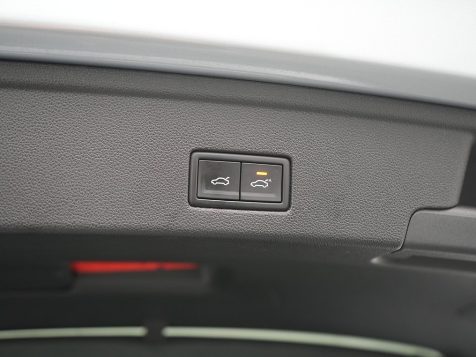 Volkswagen Touareg V6 TDI R-Line - foto 24