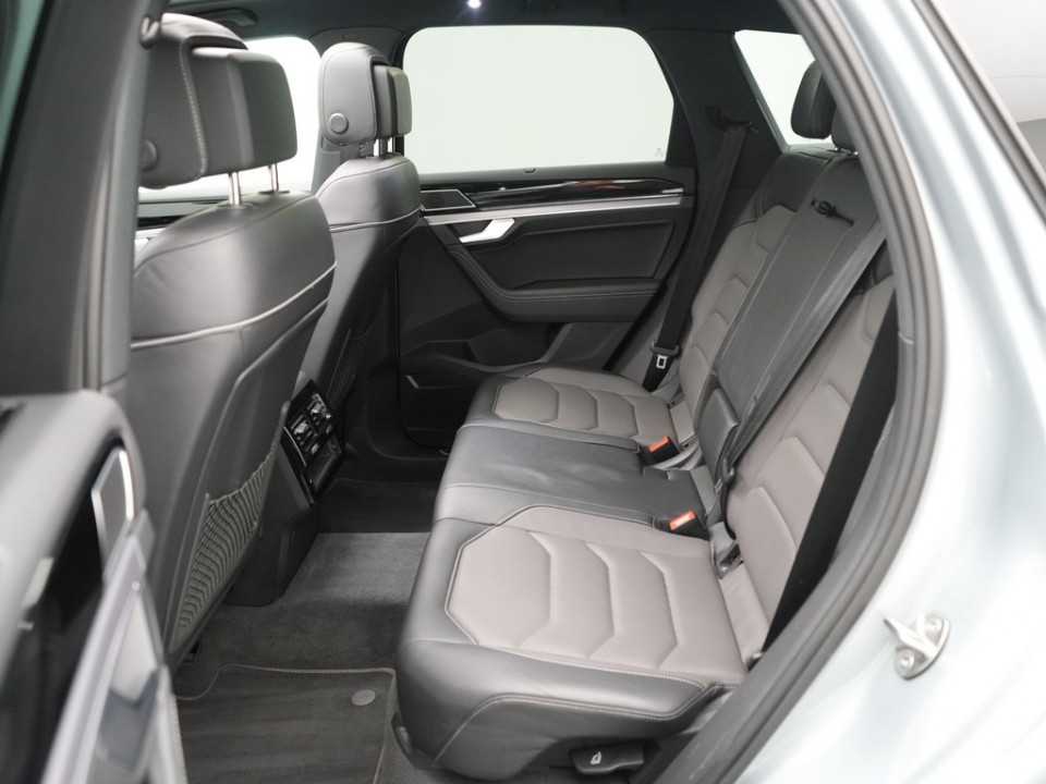 Volkswagen Touareg V6 TDI R-Line - foto 21