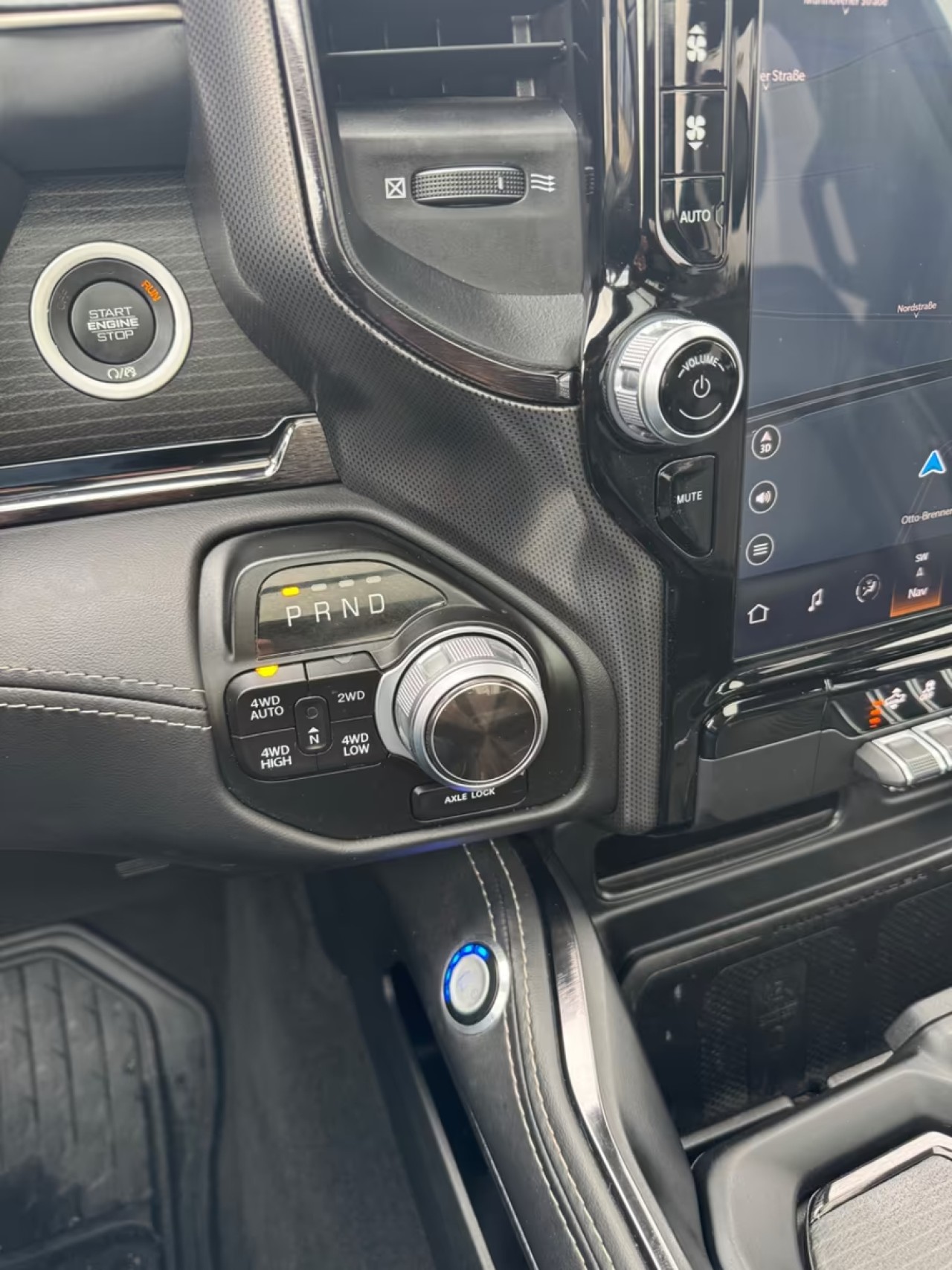 Dodge RAM 1500 Limited - foto 16