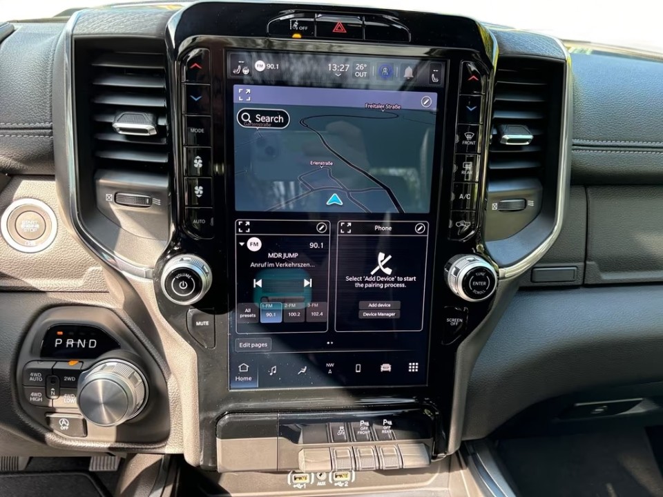 Dodge RAM 1500 Laramie - foto 11