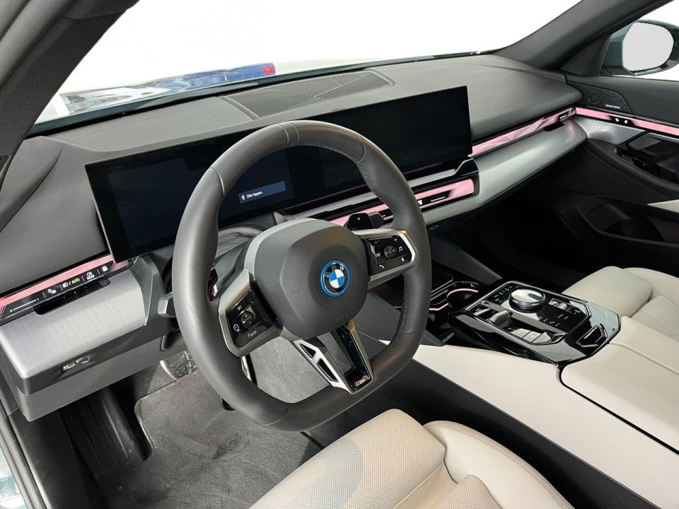 BMW Seria 5 530e M-Sport - foto 9