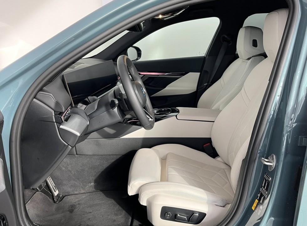 BMW Seria 5 530e M-Sport - foto 6