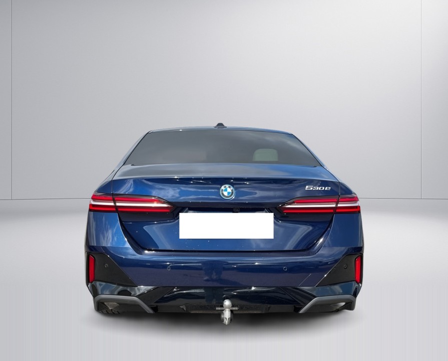 BMW Seria 5 530e M-Sport (4)