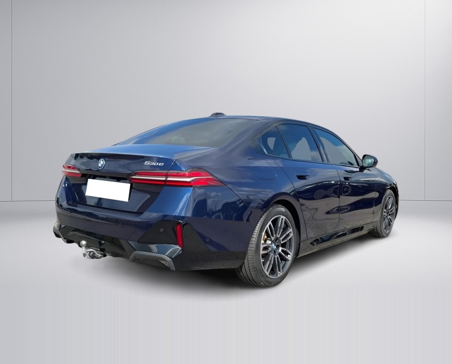 BMW Seria 5 530e M-Sport (3)
