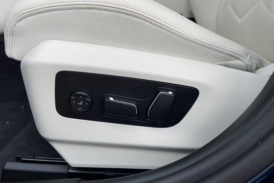 BMW Seria 5 530e M-Sport - foto 21