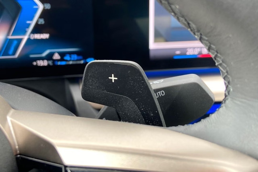 BMW Seria 5 530e M-Sport - foto 13