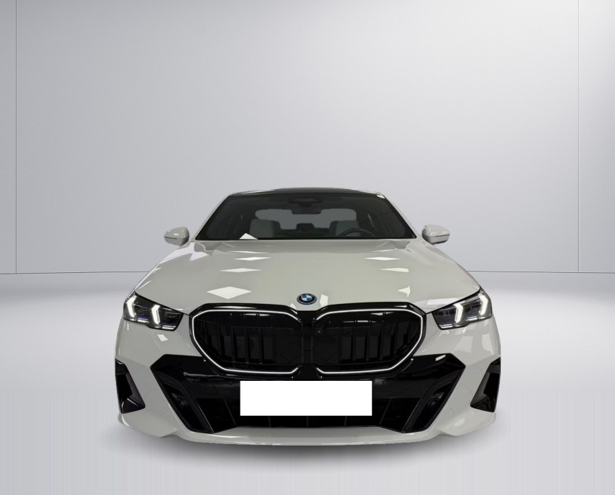 BMW Seria 5 550e xDrive M-Sport - foto 6