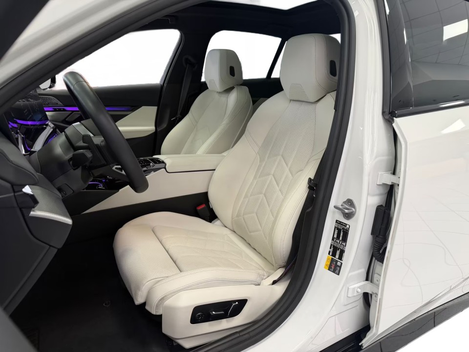 BMW Seria 5 550e xDrive M-Sport - foto 8