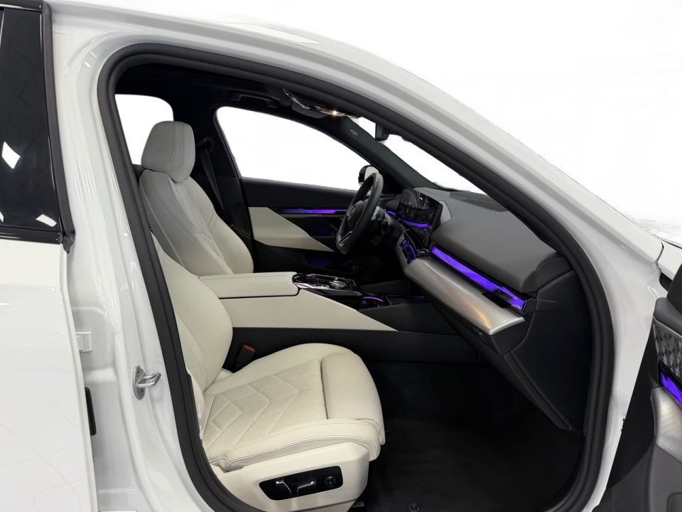 BMW Seria 5 550e xDrive M-Sport - foto 11