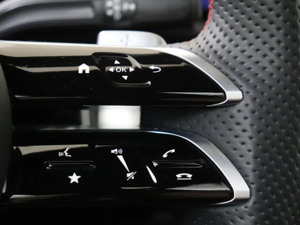 Mercedes-Benz CLA 250e AMG Line - foto 12