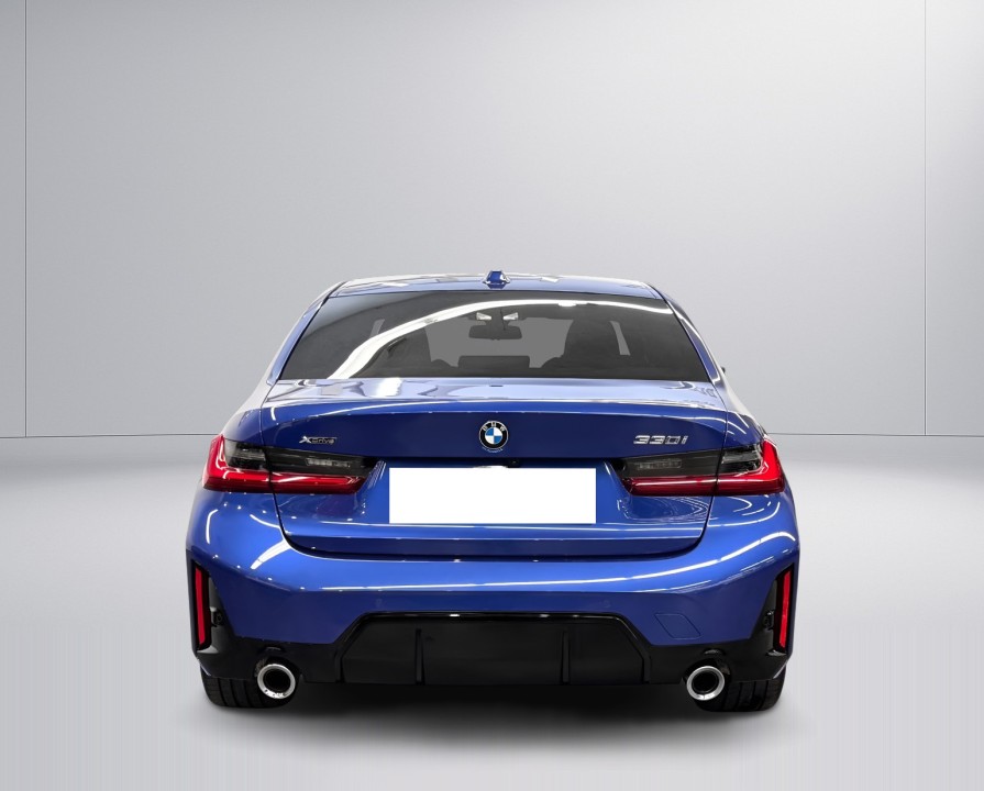 BMW Seria 3 330i xDrive M-Sport (5)
