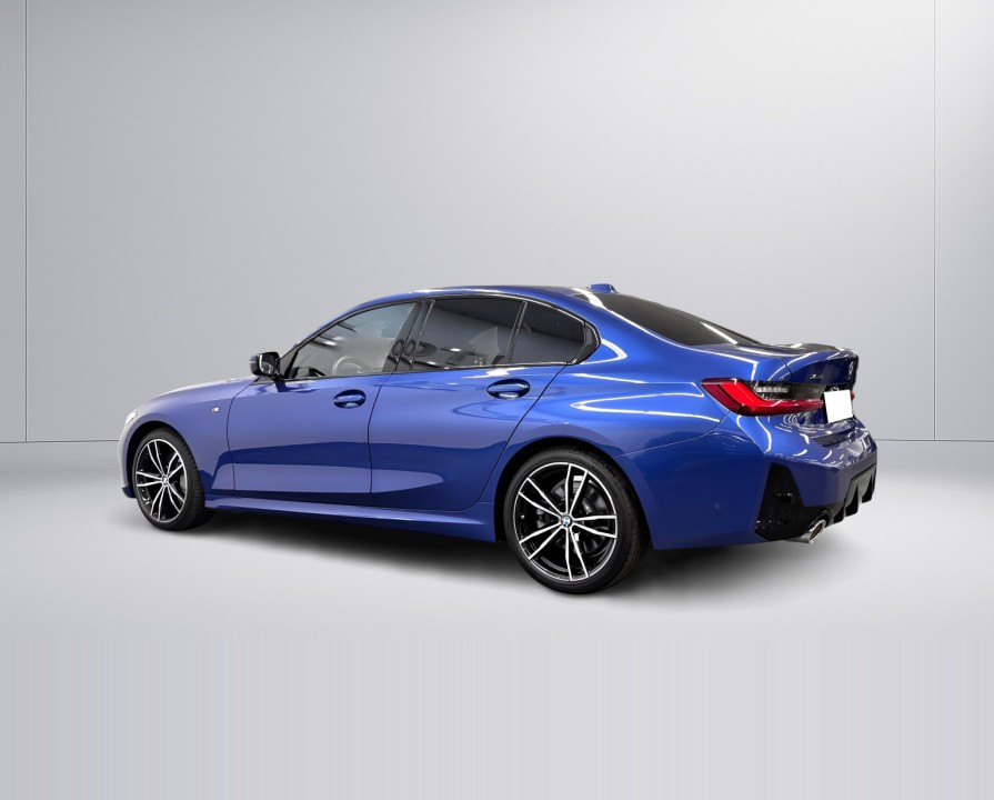 BMW Seria 3 330i xDrive M-Sport - foto 6