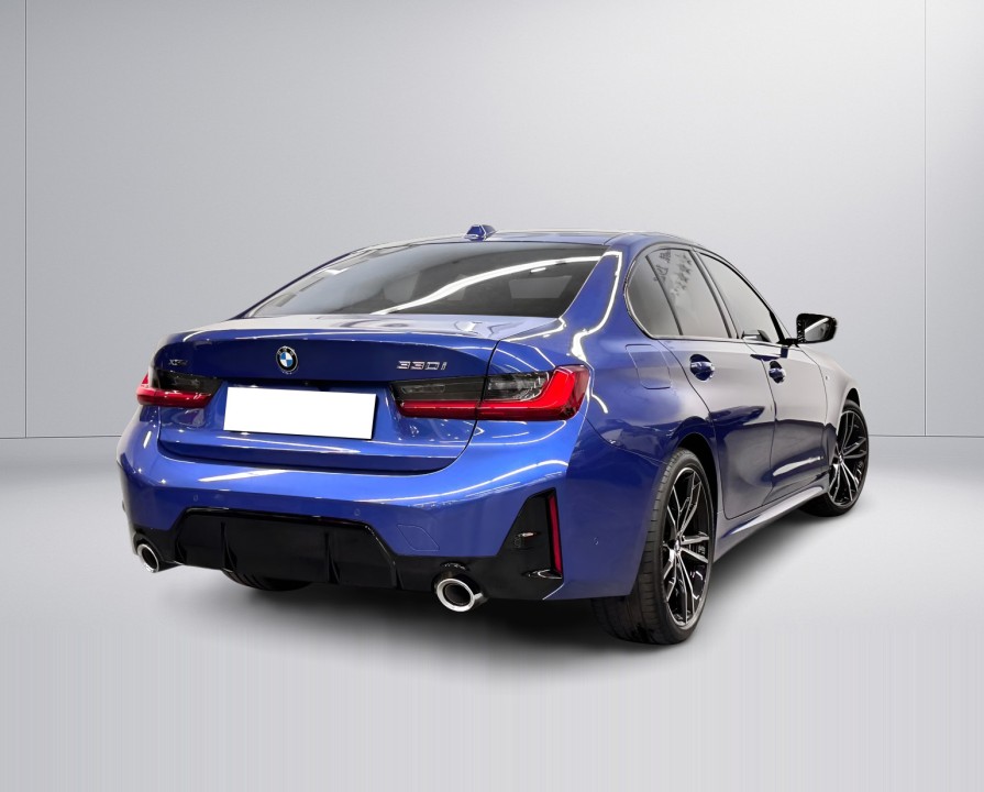 BMW Seria 3 330i xDrive M-Sport (4)