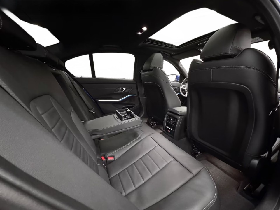 BMW Seria 3 330i xDrive M-Sport - foto 20