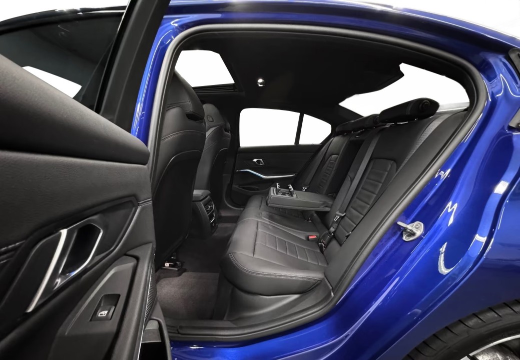 BMW Seria 3 330i xDrive M-Sport - foto 21