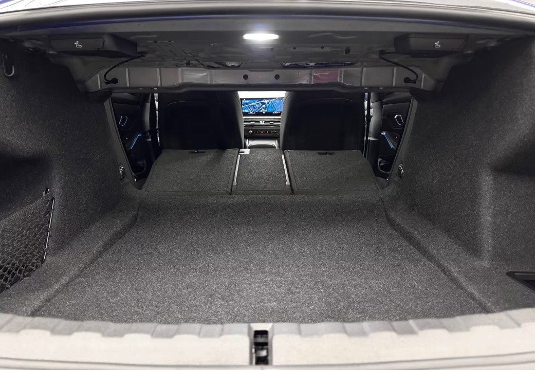 BMW Seria 3 330i xDrive M-Sport - foto 25