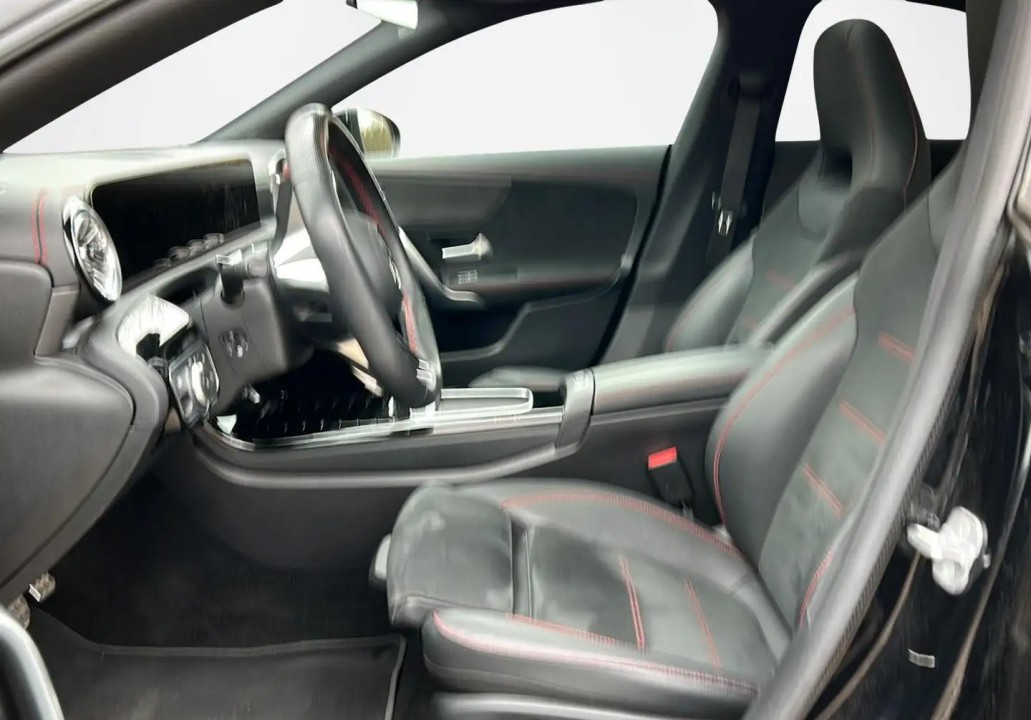 Mercedes-Benz CLA 250e AMG Line - foto 8