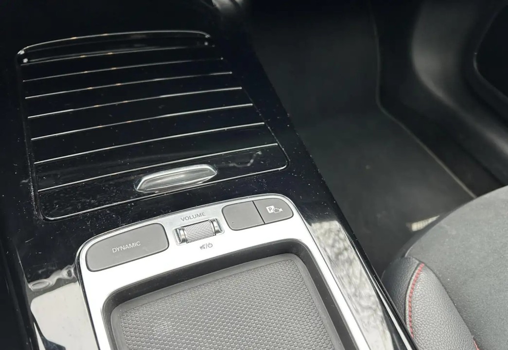 Mercedes-Benz CLA 250e AMG Line - foto 21