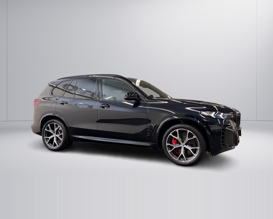 BMW X5 M60i (2)