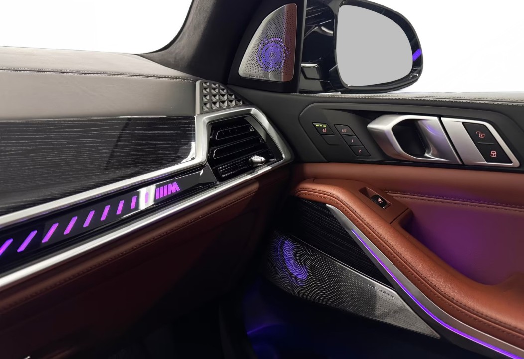 BMW X5 M60i - foto 23