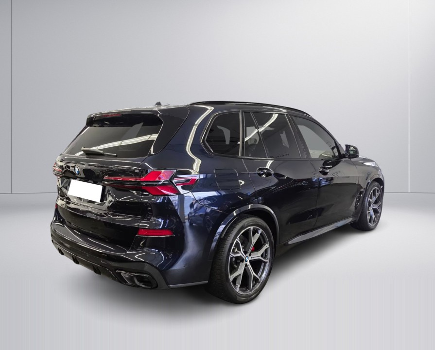 BMW X5 M60i (5)