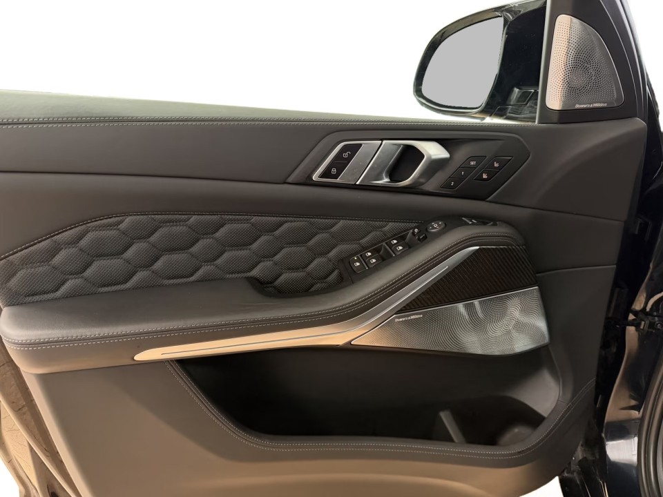 BMW X5 M Competition - foto 17