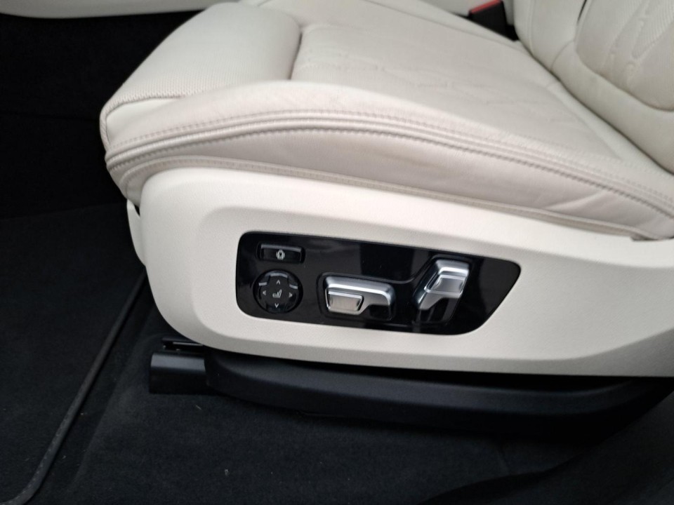 BMW X7 xDrive40d - foto 24