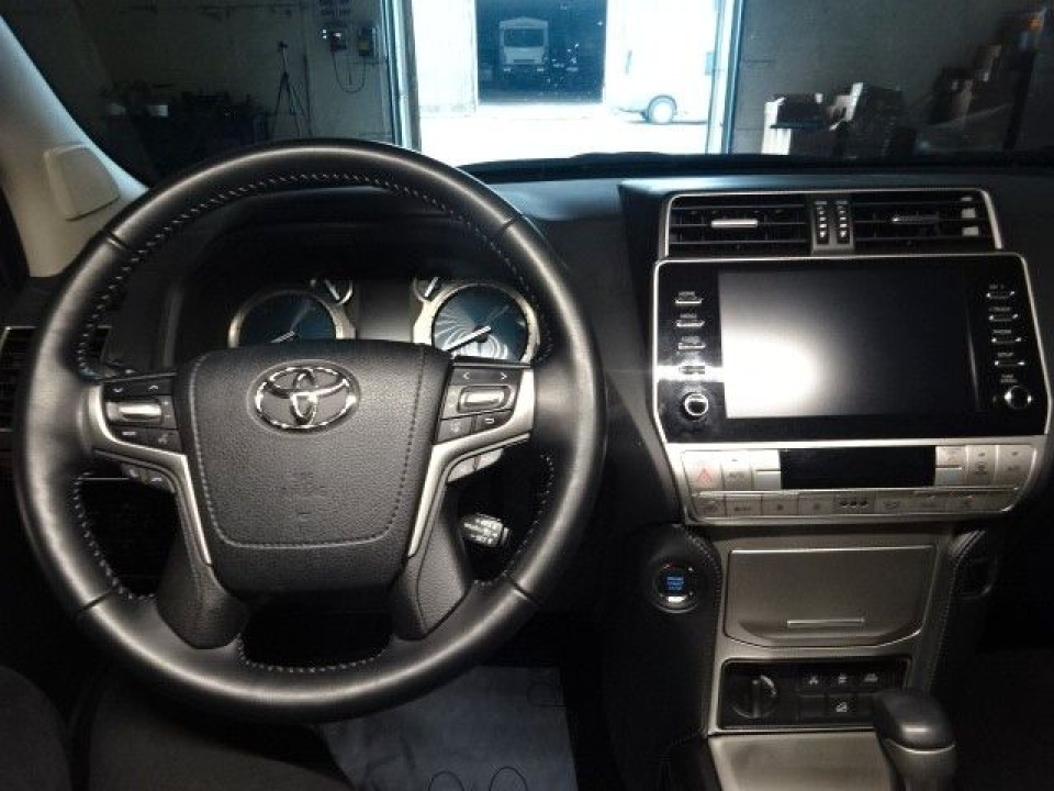 Toyota Land Cruiser 2.8 D-4D Executive - foto 10