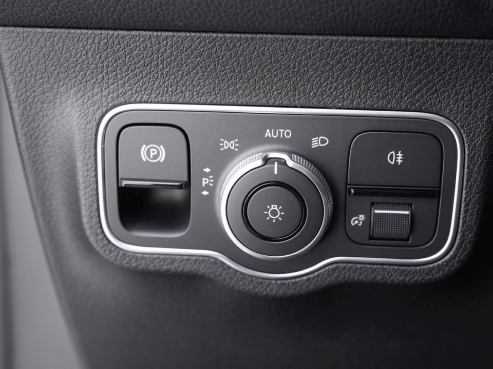 Mercedes-Benz GLB 200 AMG Line - foto 14