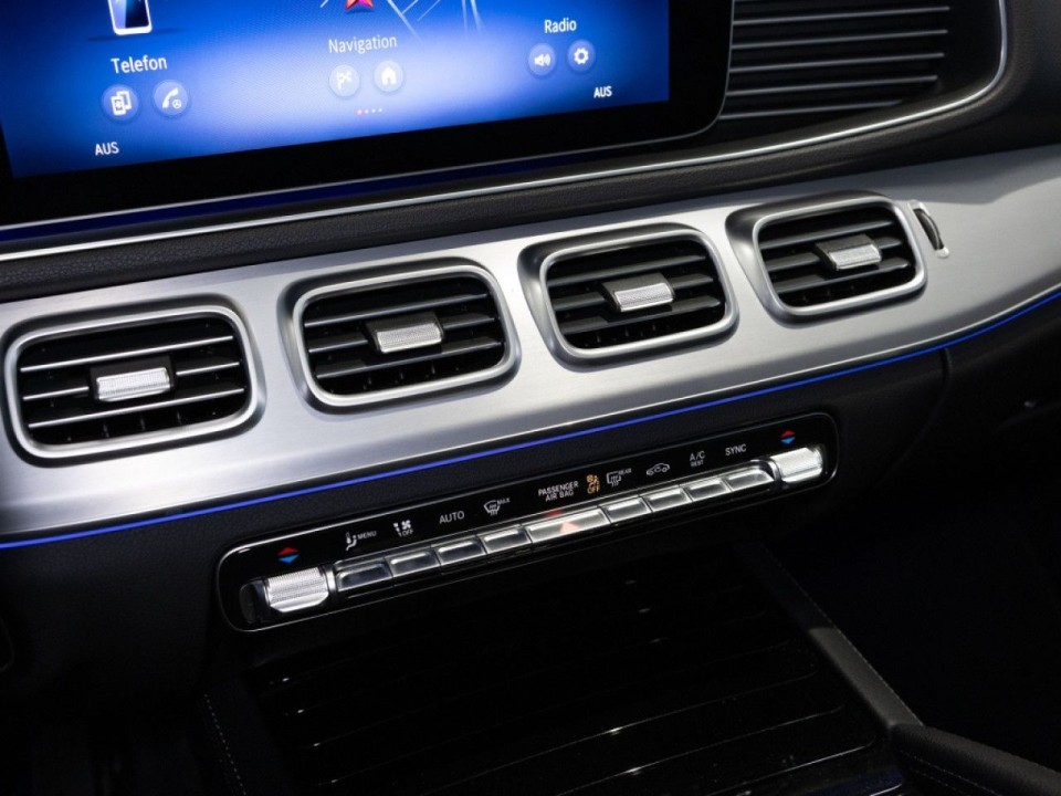 Mercedes-Benz GLE 300d 4MATIC AMG Line - foto 9