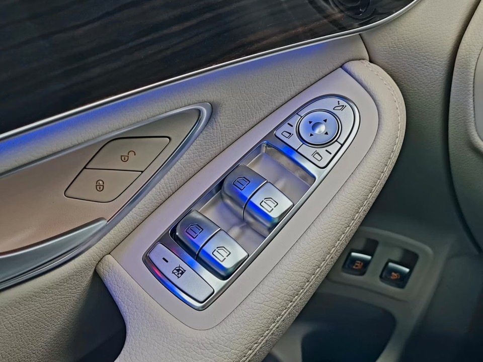 Mercedes-Benz GLC Coupé 300e 4MATIC - foto 34