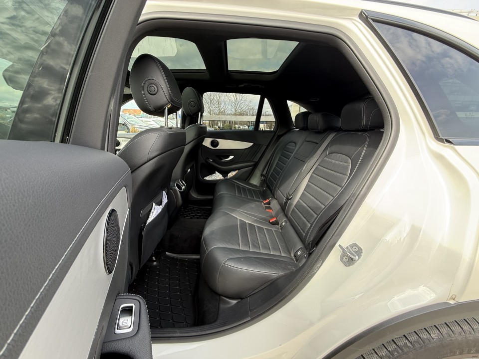 Mercedes-Benz GLC 300e 4MATIC AMG Line - foto 12