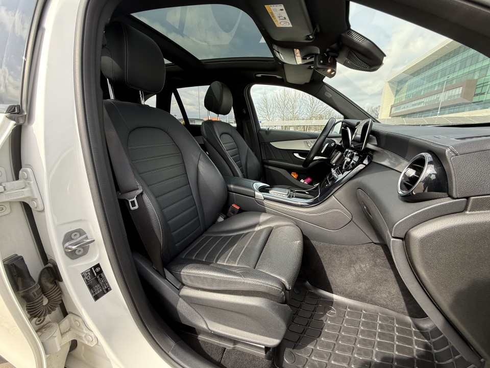 Mercedes-Benz GLC 300e 4MATIC AMG Line - foto 16