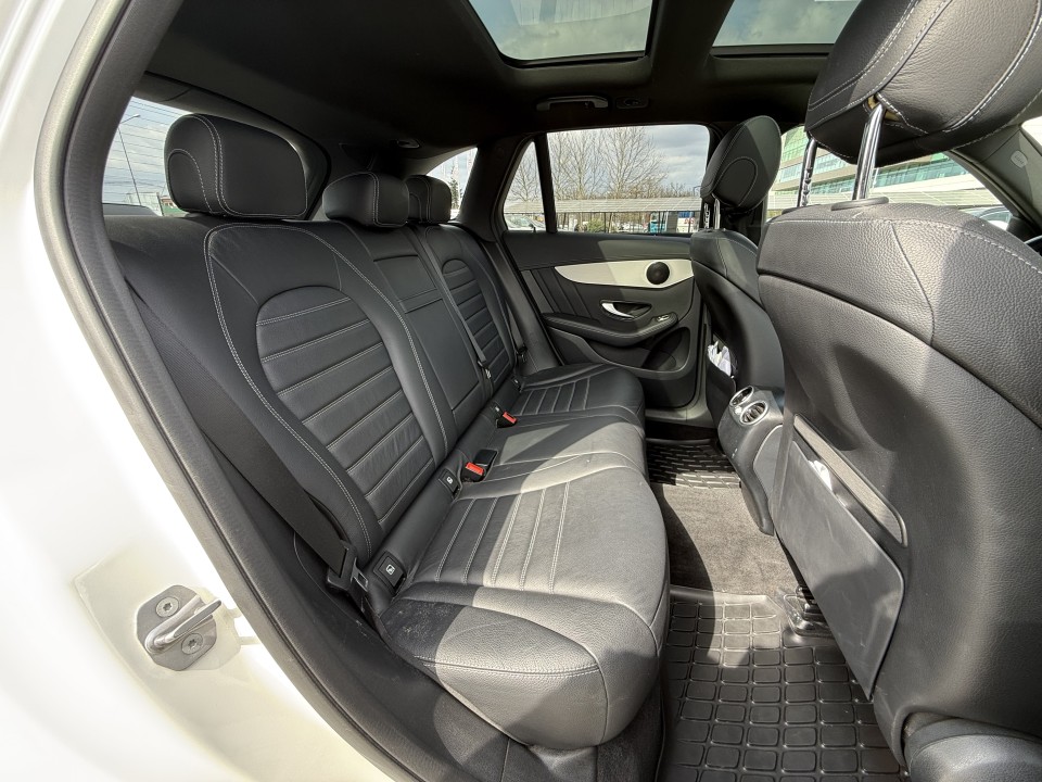 Mercedes-Benz GLC 300e 4MATIC AMG Line - foto 19