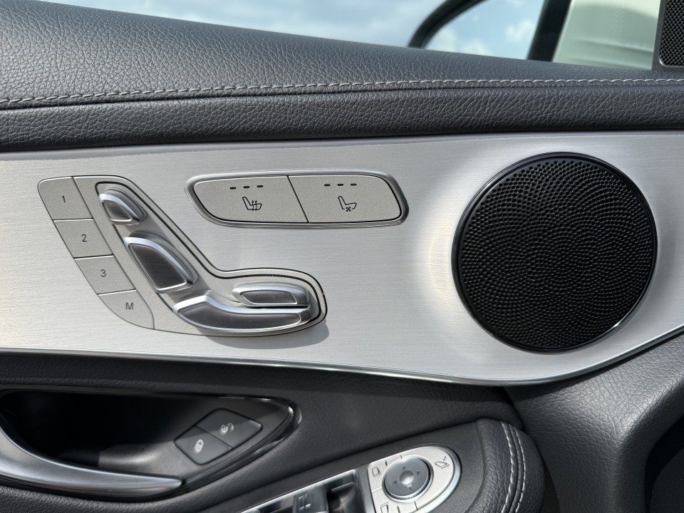 Mercedes-Benz GLC 300e 4MATIC AMG Line - foto 27