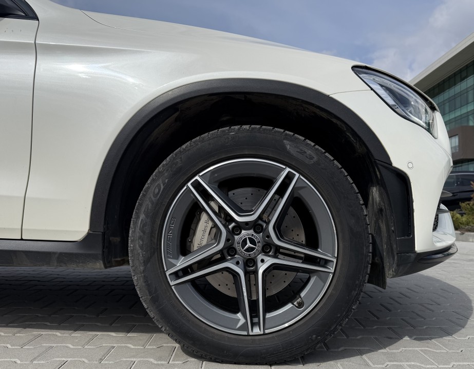 Mercedes-Benz GLC 300e 4MATIC AMG Line - foto 30