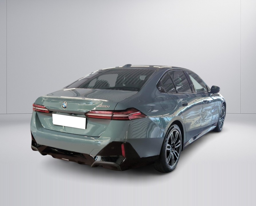 BMW Seria 5 520i M-Sport (4)