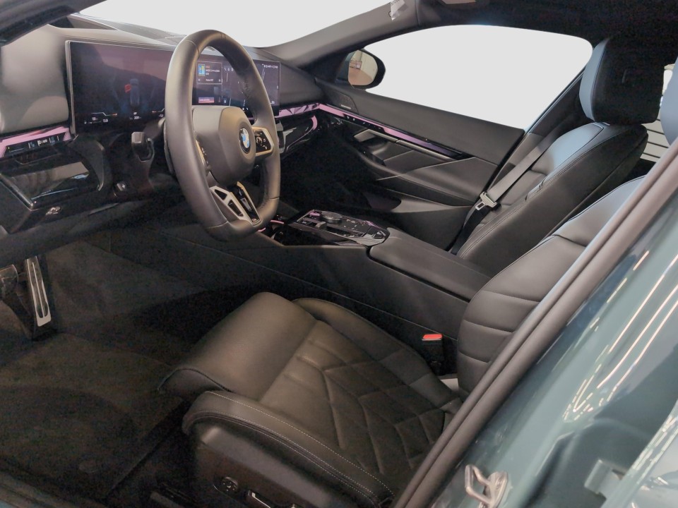 BMW Seria 5 520i M-Sport - foto 8