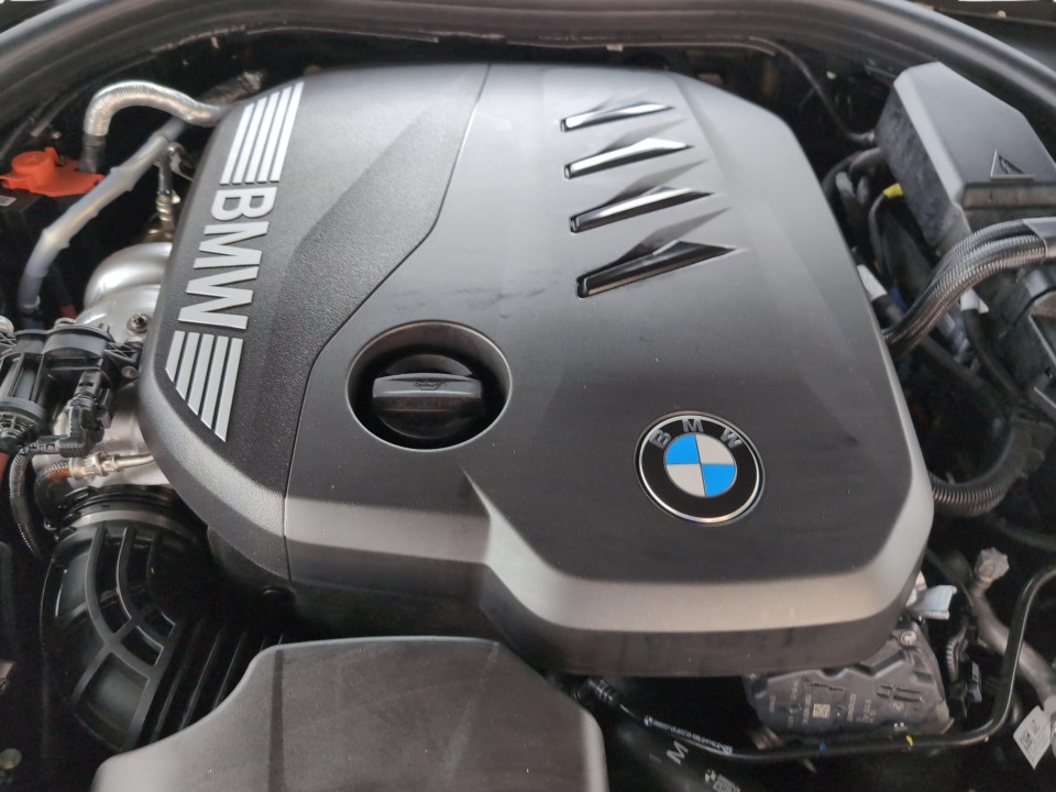 BMW Seria 5 520d xDrive M-Sport - foto 12