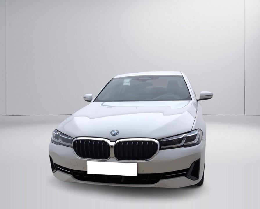 BMW Seria 5 530e xDrive (2)